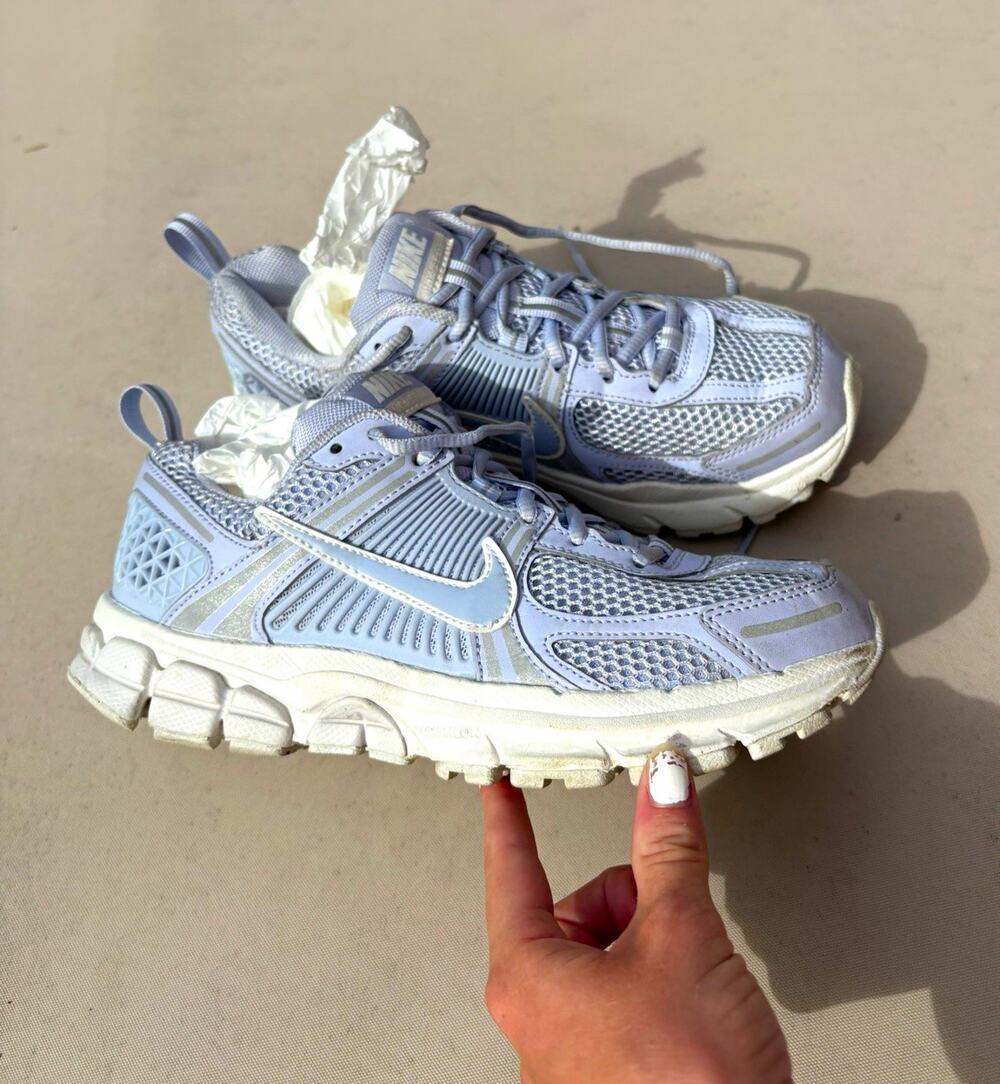 Nike Zoom Vomero 5 Sneakers Blue Women’s Size 7.5